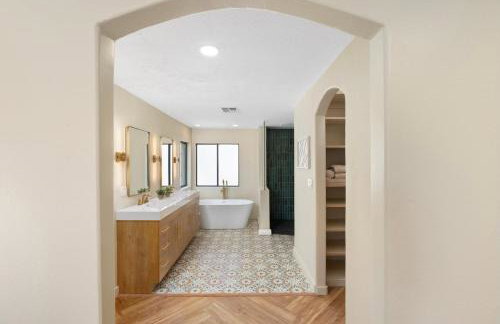 Luxury 5BR Cottonwood Retreat with Pool and Panoramic Views - Foto 32