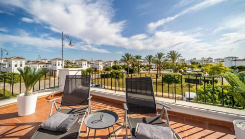 Villa mit privatem Pool, zentrumsnah - Foto 5