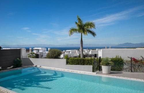 4-Bedroom Modern Villa with Sea View - Photo 7