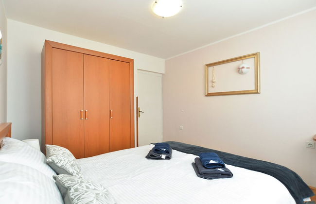 Apartment 669 - Photo 7