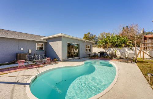 Fire Pit! Family Getaway, 6 Mi to Beach Access - Foto 1