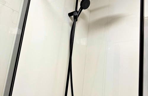 2 Zimmer - zentral - modern - Self Check-in - Foto 12