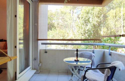 RAVAS Studio climatisé terrasse proche commerces - Photo 12