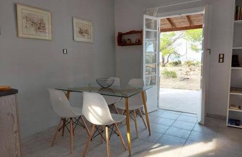 Vintage Beach House - Photo 6