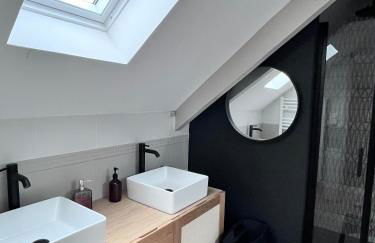 LA VILLA DU GOLF - avec piscine couverte chauffée et jacuzzi - Foto 28