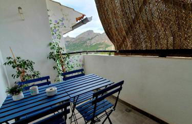 EL ÚNICO apartment with jacuzzi and art - Photo 2