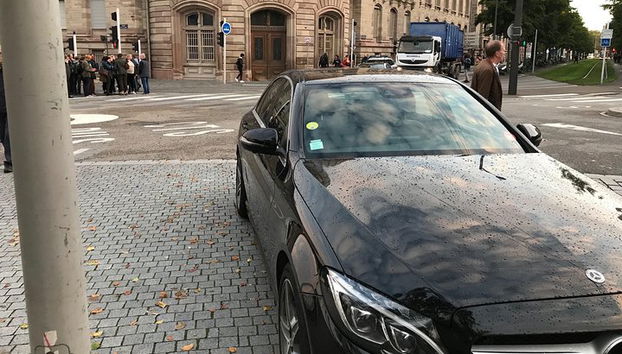 Coche de alquiler con conductor en Estrasburgo - disponibilidad 7 horas - Foto 2