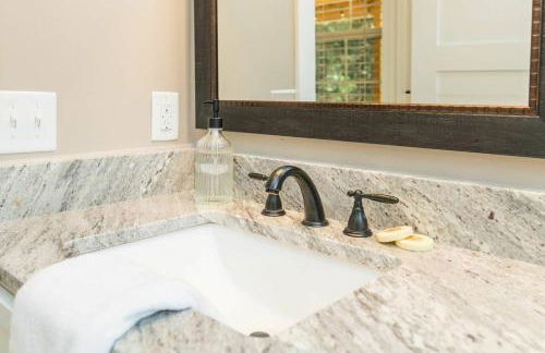 Soul Sister- Creek View, WiFi, Firepit, WiFi, Hiking, 4 mins to Natural Bridge - Foto 23