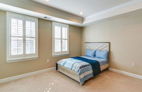 Modern 3BR Townhome | 3 Mi to Dulles and Reston TC - Foto 18