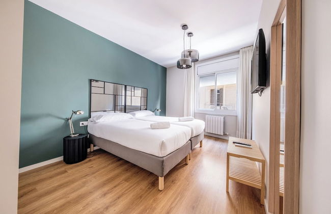 AinB Barcelona Sants Apartments - Photo 24