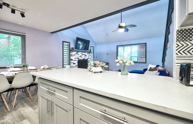 4BD Family Cottage in Pocono Forest W Private Pool & Hot-tub by RedAwning - Foto 10