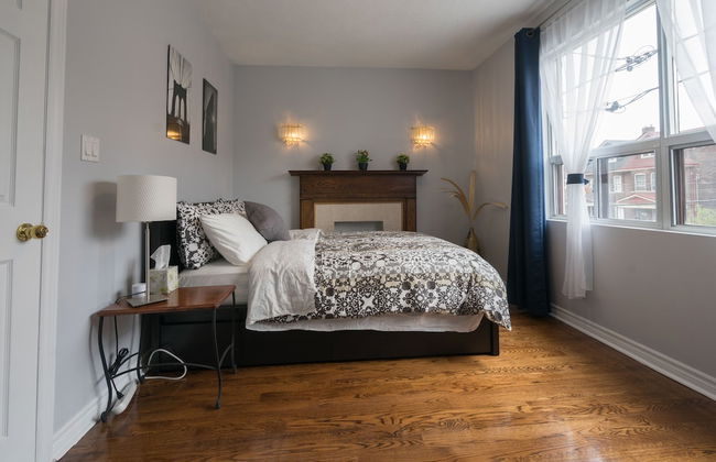 Applewood Suites - 4 BDRM King West - Photo 9