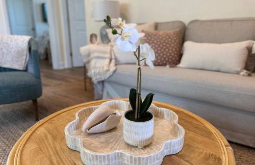 The Orange Blossom Suite Near UF Shands D-town - Photo 63