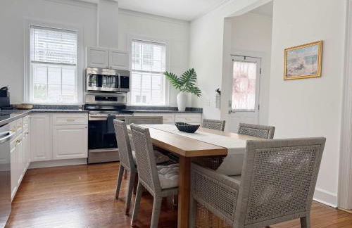 Classy 3-Story Downtown Apt - Great Location - Foto 6