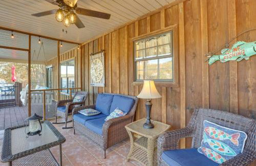 Waterfront Lay Lake Retreat w/ Dock & 3 Piers! - Foto 34