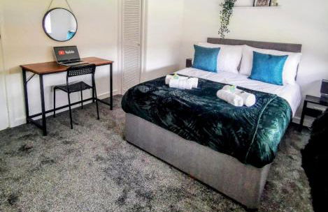 No 7 - Bright, Spacious 3 Bed Home with Parking & WiFi - Foto 12