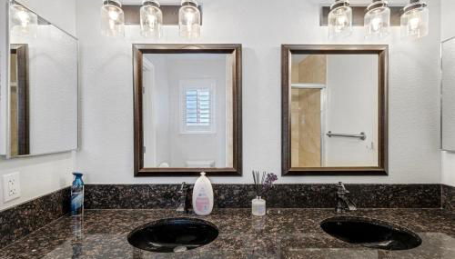 Vacation Home in Vegas w Pool 2 mile to Strip - Foto 5