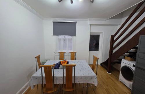 Stylish East London Stay 2Bed Home in Forest Gate - Foto 13