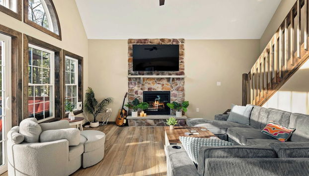 Lakeview Sunset Heaven by Avantstay Waterfront Home Hot Tub, Game Room + Discounted Ski Tickets - Foto 5, Interior