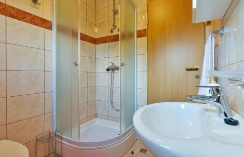 Awesome Home In Ludbreg - Foto 33