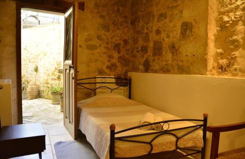 Roukouneli Traditional Stone House - Terrace & BBQ - Foto 26