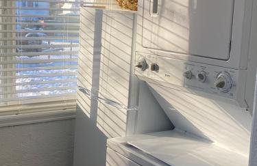 Quiet retreat, minutes from highway and downtown - Foto 12