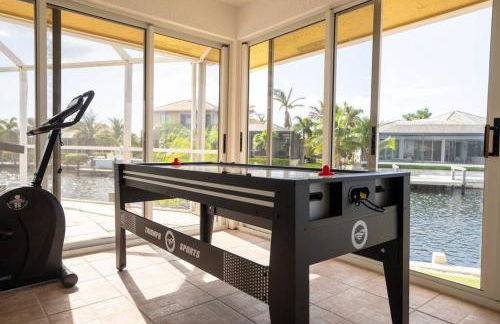 Waterfront Home With Heated Pool/Jacuzzi and only 1mile to beach - Foto 37