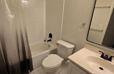 Spacious Townhouse near DC Airport Work Friendly - Foto 2