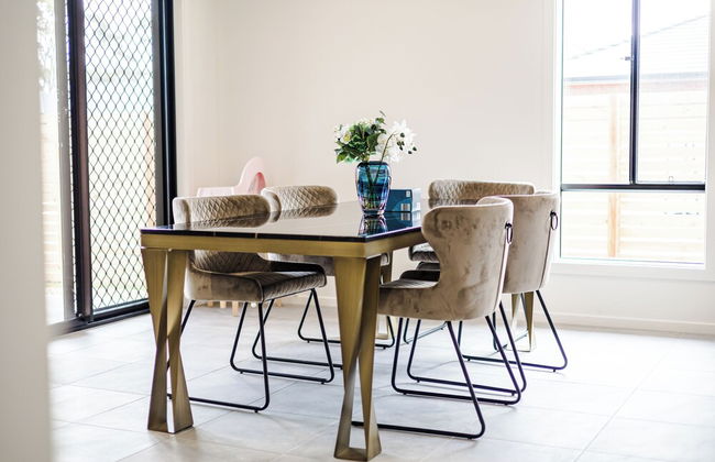 StayAU Charming 4BR Retreat Wyndham Vale - Foto 57