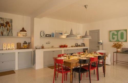 A masseria in the center of town with pool - Foto 16