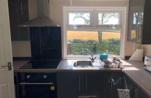 Couple’s Lodge With Hot Tub - Foto 35