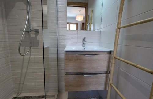 Gîte avec piscine chauffée, spa et vue sur la vallée - FR-1-589-655 - Foto 10