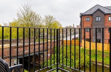 Bridge Court by Sterling Edge - Stylish 1-Bed Apartments with Balcony or Private Garden and Free Onsite Parking - Foto 11