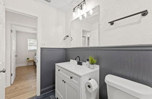 Sunny Palmetto Oasis: 4br Home With Private Pool 4 Bedroom Home by RedAwning - Photo 104