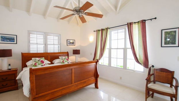 Large Townhouse with Plunge Pool, 3 mins from Beach - Turtle View 2 by BSL Rentals - Foto 2, Habitación