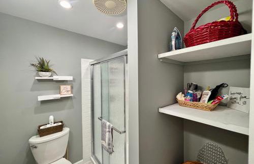 Perfect full private first floor home with convenient amenities - Foto 17