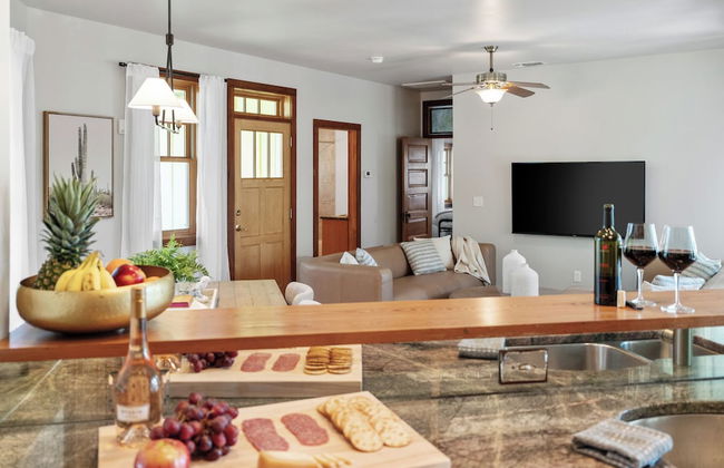 Urban Cowboy Villas - Heart of 704 - Foto 24