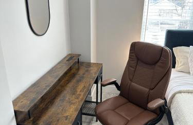 Urban Retreat 2BR Near Downtown - Foto 16