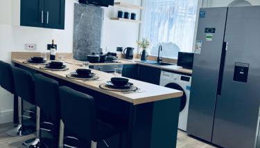 Sterling House - by Eazystays - Photo 1