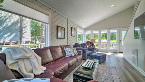 Bright Home with Dock on Lake Conroe! - Foto 3