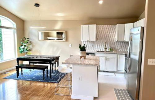 Contemporary Turnagain Townhome - Foto 6