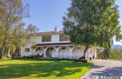 Charming Hillside Retreat - Private backyard, firepit, mtn views, full kitchen - Foto 12