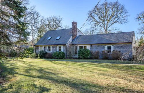 Cozy Cape Retreat with Fenced Yard Fire Pit - Foto 41