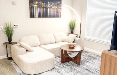 Contemporary 1BR Retreat Quiet Serene Setting - Foto 1