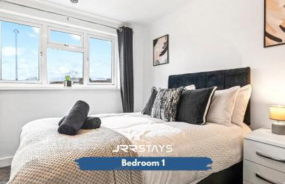 JRR STAYS WV12 3 bedroom, and Wi-Fi - Foto 31