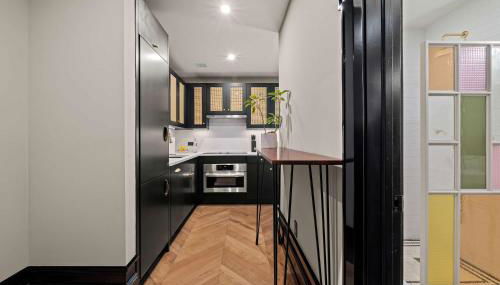 Freeman 802 by Rove Travel - 1BRCondo with Shared Amenities - Foto 5, stove