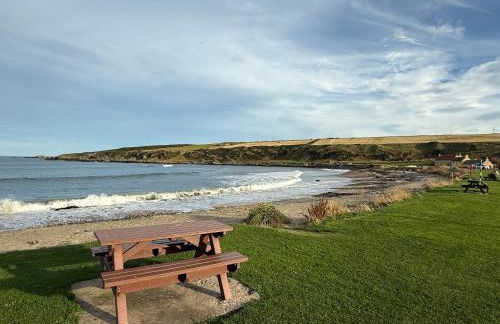 Modern Coastal Retreat, 5-Bedroom, 4-Bathroom Home, with Parking in Portsoy - Foto 69