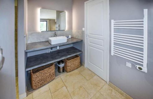 Nice Home In La-Roque-Sur-Pernes - Foto 15