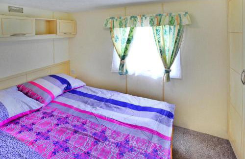 Cottage by Ostrowieckie Lake with Private Beach - Foto 6