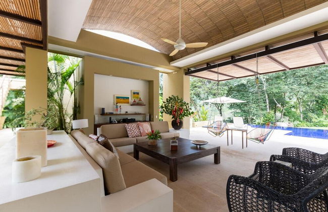 w Beautiful 4BR Villa at Mesa de Yeguas - Photo 10